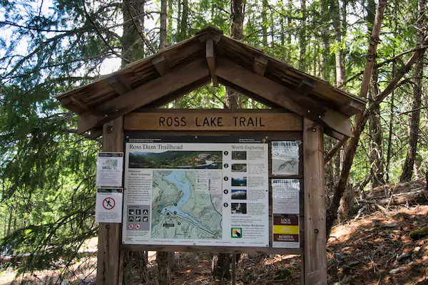 Trailhead Ross Lake Trail