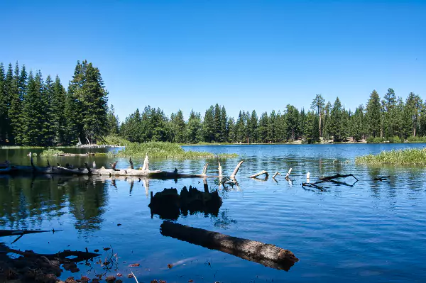 TTT-Lassen-Volcanic-NP-Manzanita-Lake-01