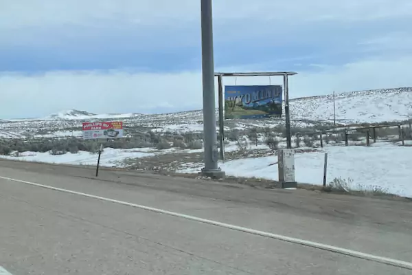 TTT-Border-Crossing-Utah-Wyoming-I-80-01