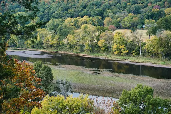 TTT-Big-Bluff-Hiking-Trail-View-White-River-01