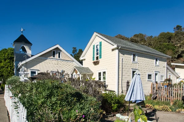 TTT-Airbnb-Cambria-CA-01