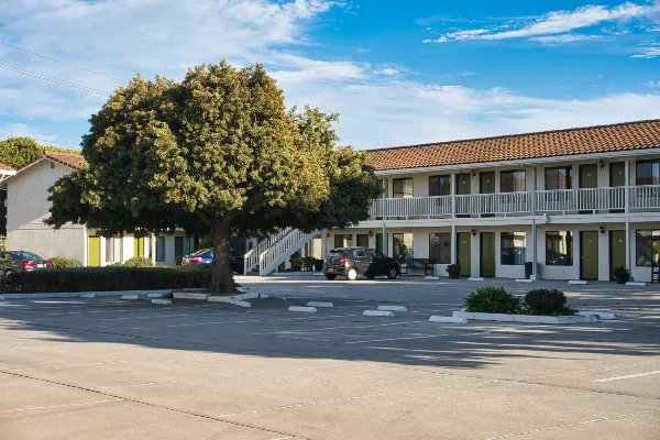 TTT-Soledad-CA-Motel-8-01
