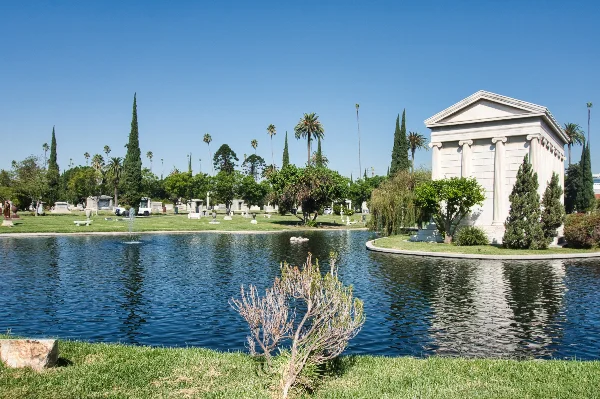 TTT-Hollywood-Forever-Cemetery-01