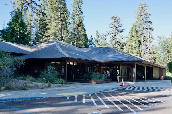 TTT-Sequoia-&-Kings-Canyon-NPS-Visitor-Center-01