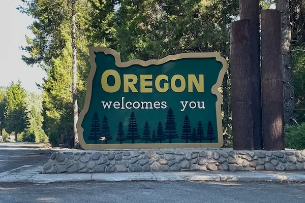 TTT-State-Border-California-Oregon-01.