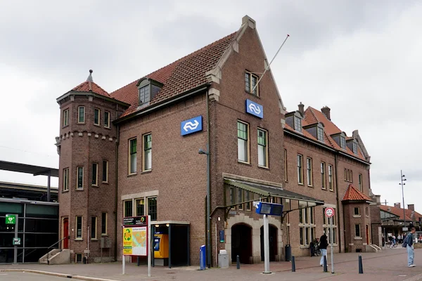 TTT-Train-Station-Deventer-01