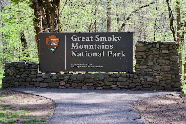 TTT-Great-Smoky-Mountains-NP-Entrance-01