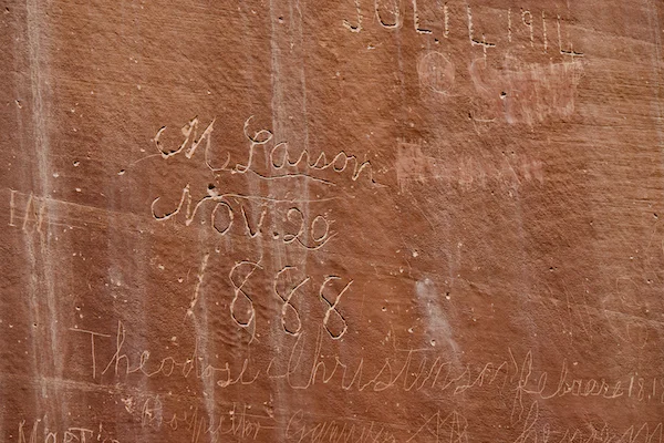 TTT-Capitol-Reef-Capitol Gorge-Trail-Petroglyphs-Narrows-02