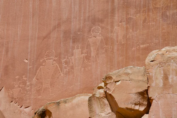 TTT-Capitol-Reef-Petroglyphs-01