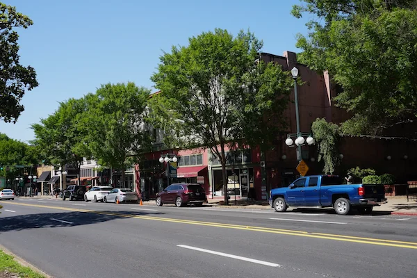 TTT-Hot-Springs-Downtown-04