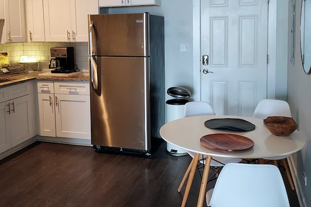 TTT-Airbnb-Edgewater-Chicago-IL-03