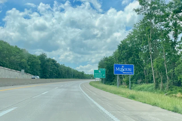 TTT-Border-Crossing-Illinois-Missouri-01