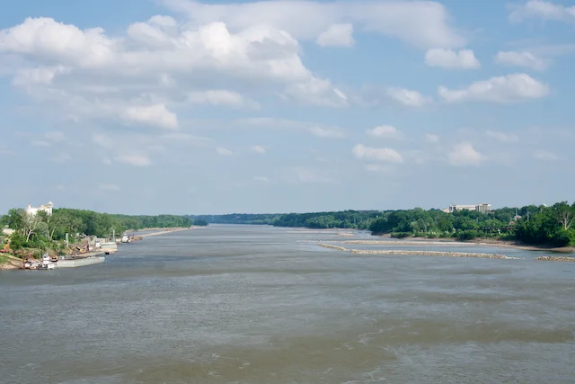 TTT-Jefferson-City-MO-04-Missouri-River