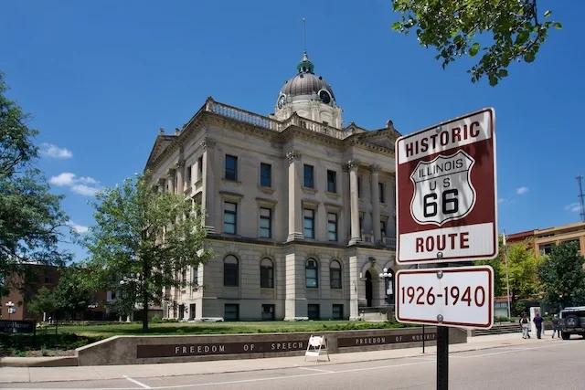 TTT-Route-66-IL-02-Old-McLean-County-Courthouse