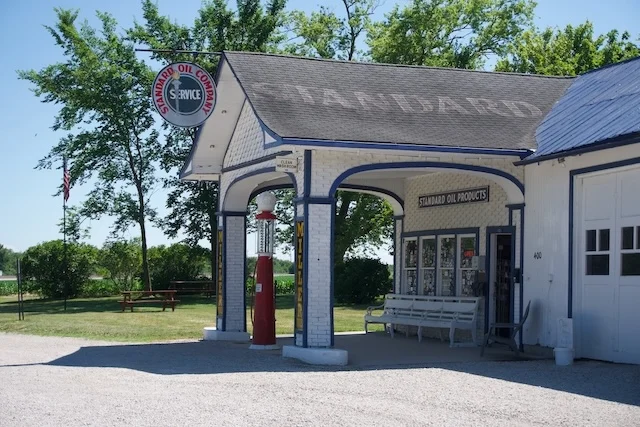 TTT-Route-66-IL-06-Standard-Oil-Gas-Station
