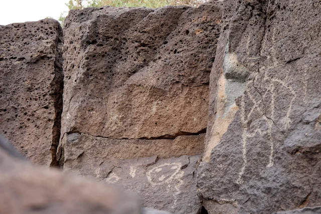 TTT-Petroglyph-NM-Boca-Negra-Canyon-02