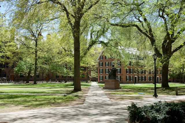 TTT-Yale-University-New-Haven-CT-Old-Campus-06