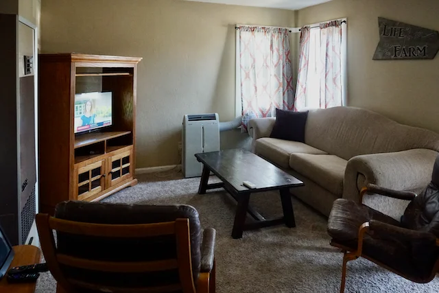 TTT-Airbnb-Hay-Springs-NE-04