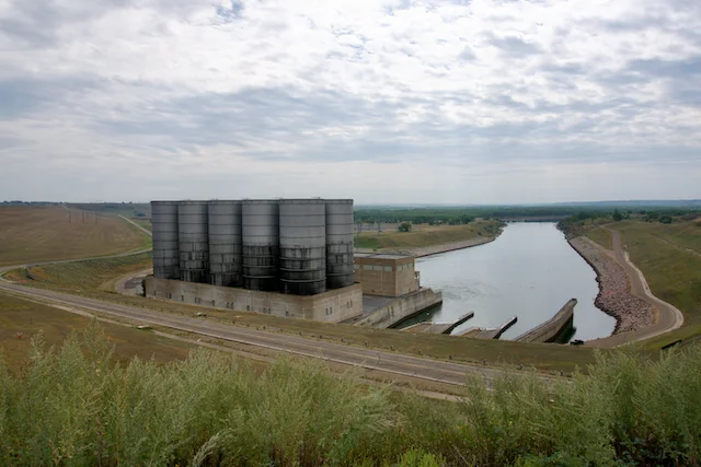 TTT-Garrison-Dam-02
