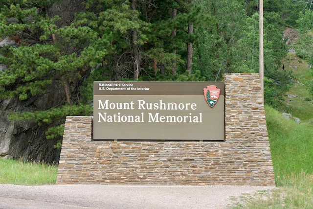 TTT-Mount-Rushmore-National-Memorial-01