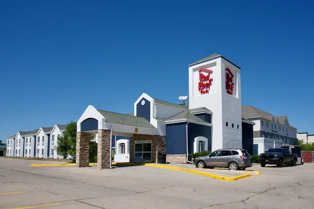 TTT-Red-Roof-Fargo-ND-01