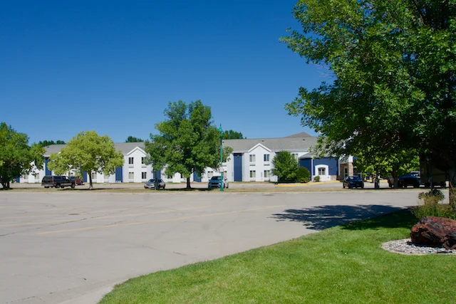 TTT-Red-Roof-Fargo-ND-02